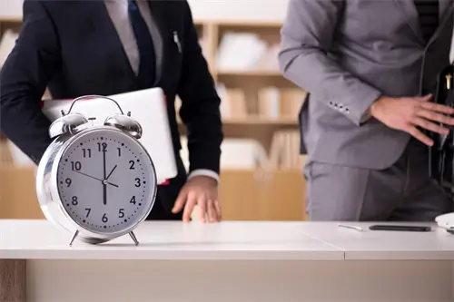 英杰高中多久放假